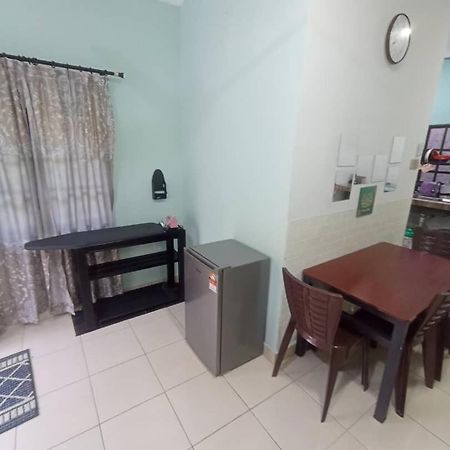 Homestay Sri Ladang Куала-Тренгану Екстер'єр фото