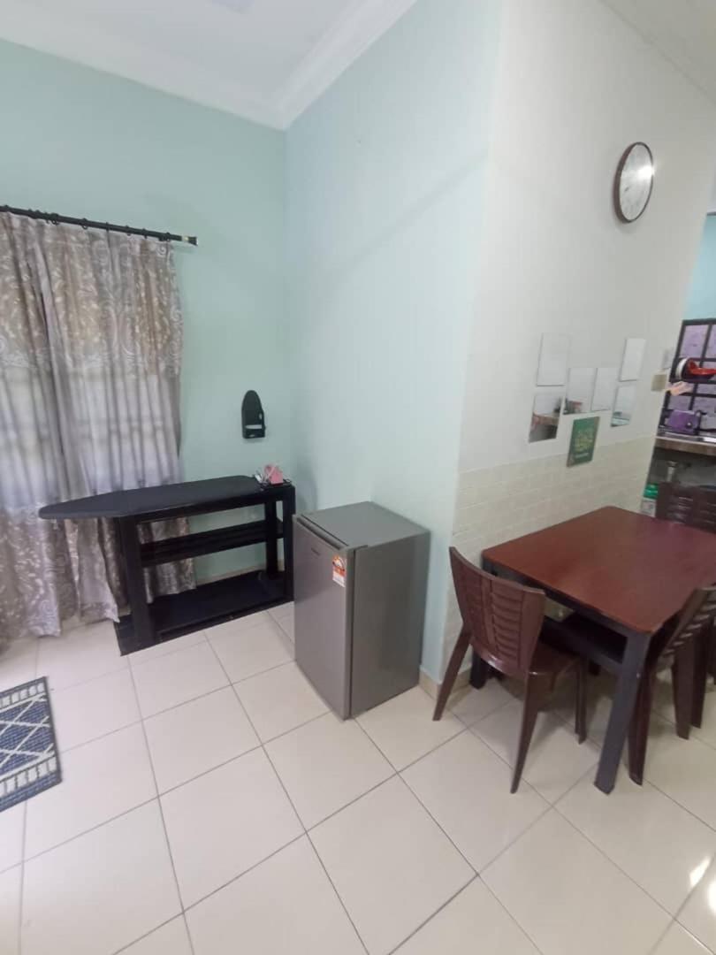Homestay Sri Ladang Куала-Тренгану Екстер'єр фото